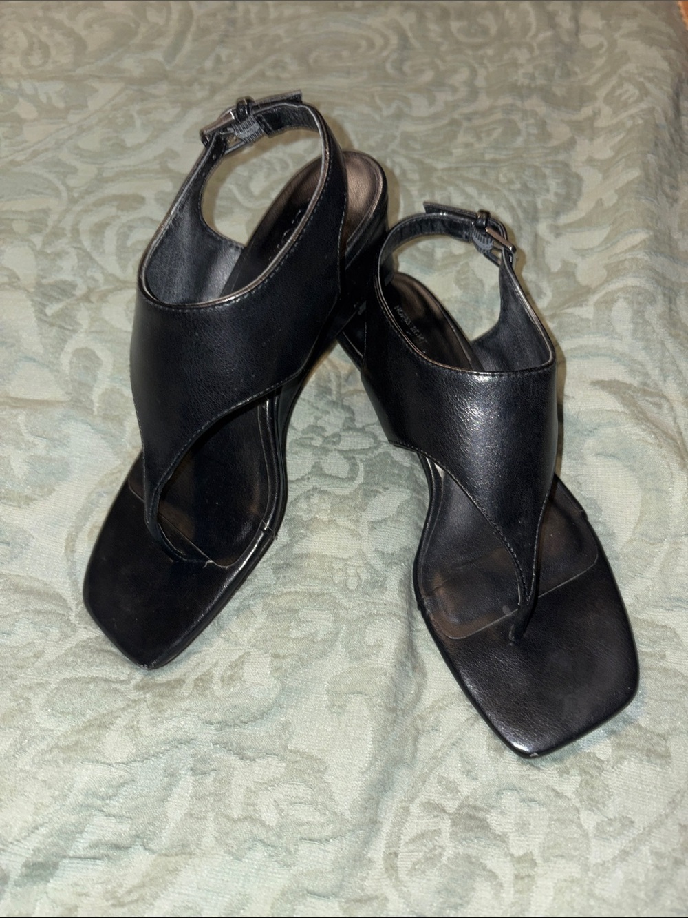 Black Nordstrom Rack 2 inch heeled sandals size 5M